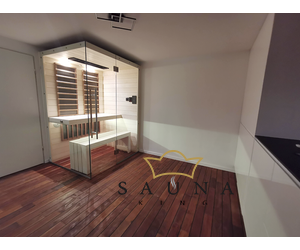 SAUNA KING Infraszauna fenyőből HARVIA karbonsugárzókkal, 3 oldalon panoráma üveggel